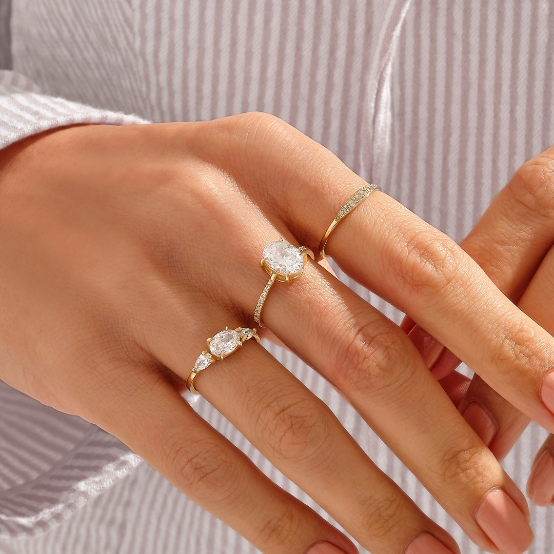 East-West Oval Cut Three Stone Moissanite Engagement Ring For Women