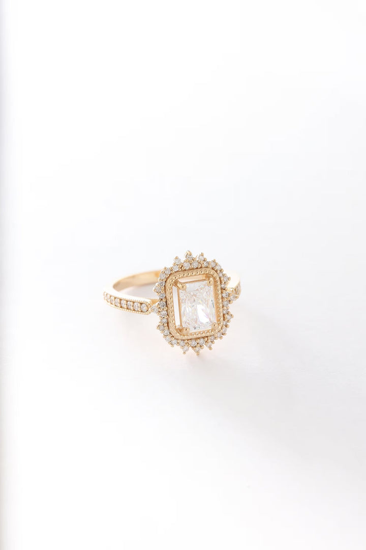 Radiant Cut Diamond Vintage Engagement Ring for Women
