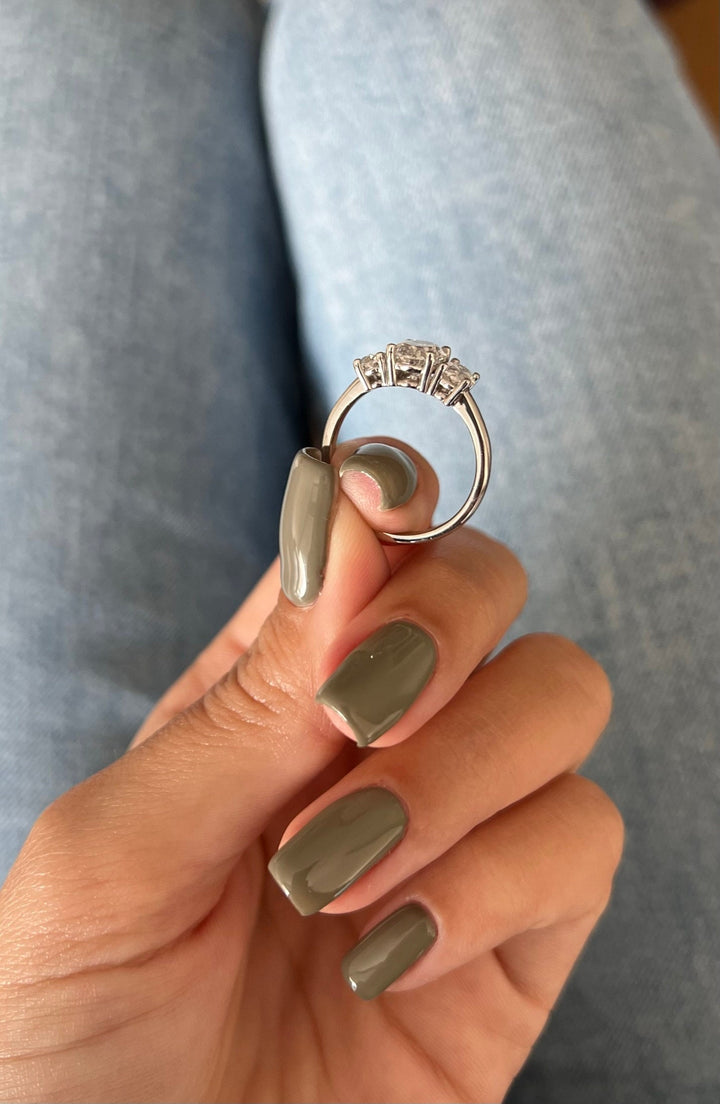 1.0 CT Oval Cut Three Stone Moissanite Diamond Engagement Ring