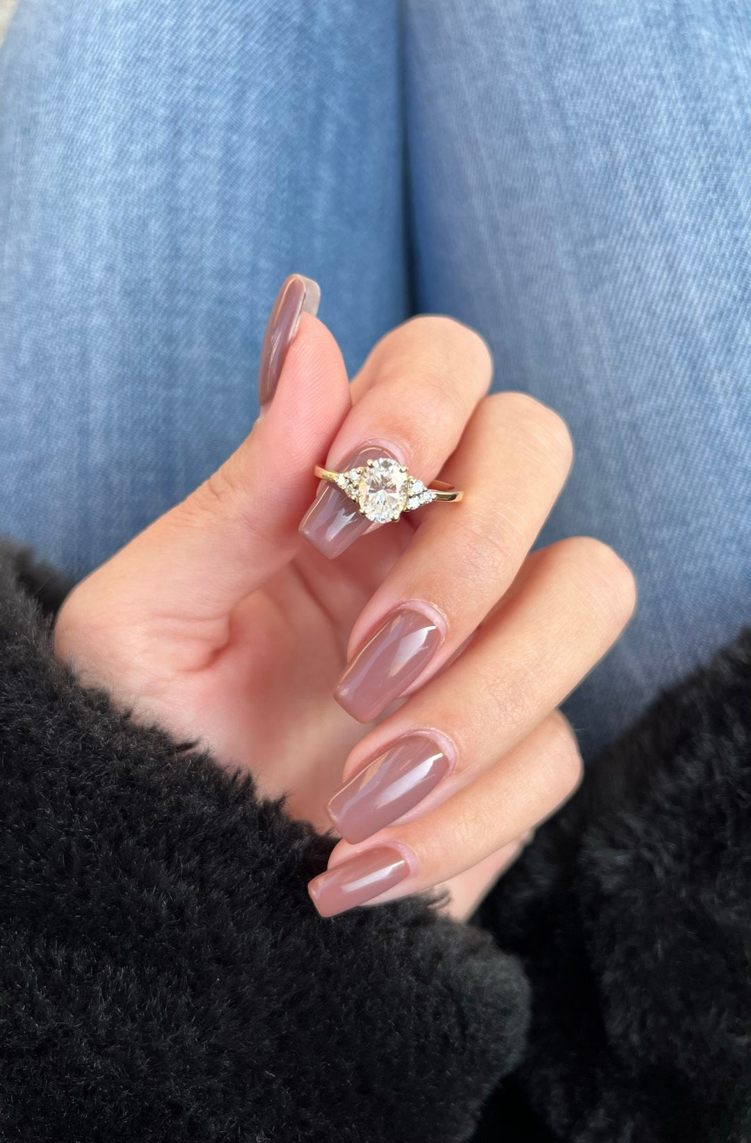 1.0 CT Oval Cut Moissanite Cluster Engagement Ring