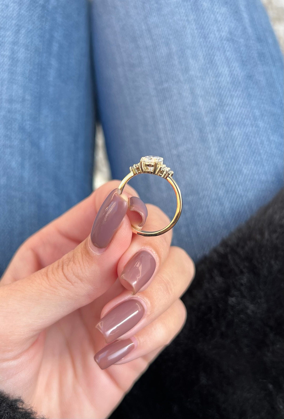 1.0 CT Oval Cut Moissanite Cluster Engagement Ring