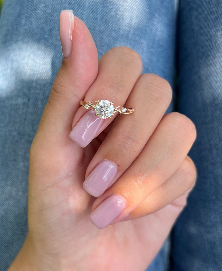 2.0 CT Round Cut Moissanite Diamond Twig Engagement Ring