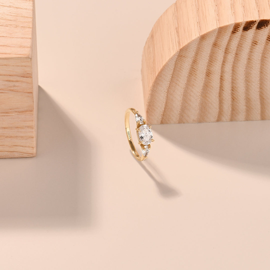 East-West Oval Cut Three Stone Moissanite Engagement Ring For Women