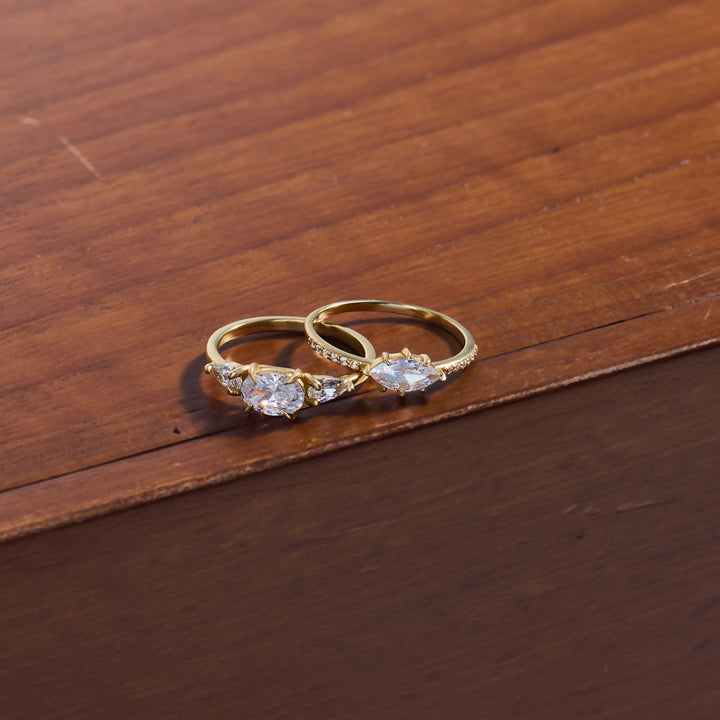 East-West Oval Cut Three Stone Moissanite Engagement Ring For Women