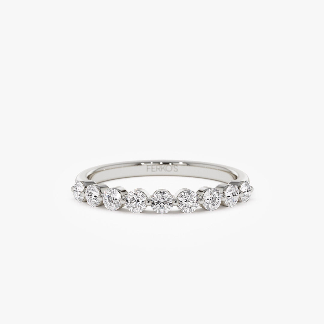 Round Moissanite Diamond Shared Prong Wedding Band in Gold