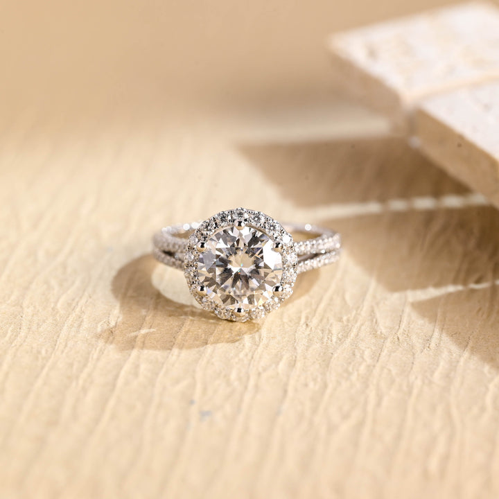 1.50 CT Round Brilliant Halo Diamond Moissanite Engagement Ring