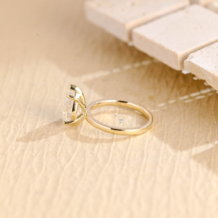 2.0 CT Pear Diamond Solitaire Moissanite Engagement Ring