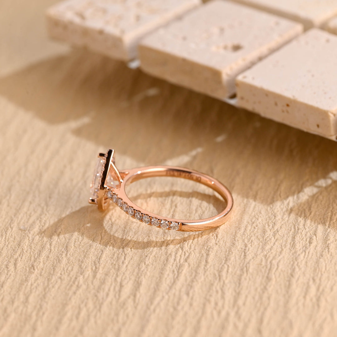 1.0 CT Pear Diamond Halo Diamond Moissanite Engagement Ring