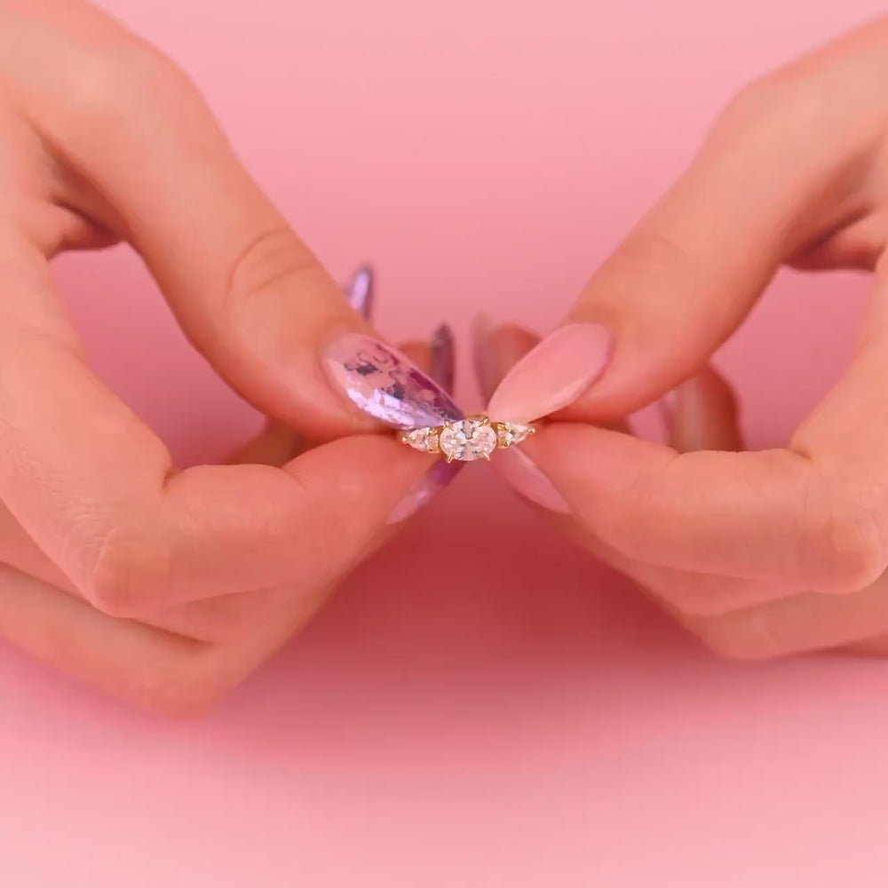 East-West Oval Cut Three Stone Moissanite Engagement Ring For Women