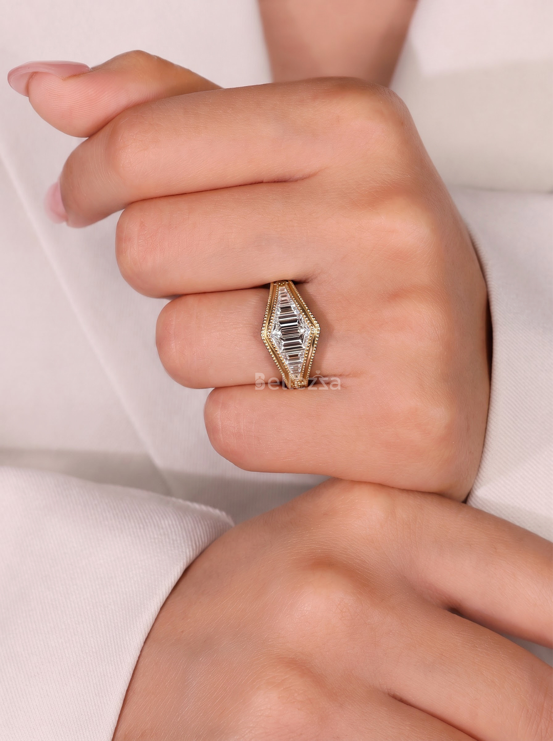 0.95ct Trapezoid Lab Grown Diamond Milgrain Wedding Engagement Rings