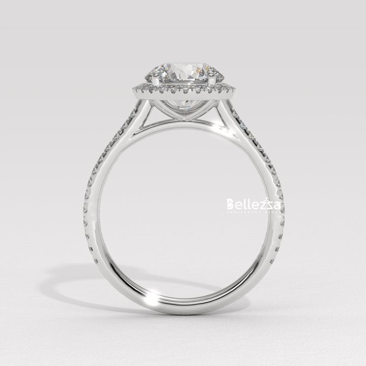 round diamond prong setting, luxury gold diamond ring, dainty round cut ring, timeless round cut ring, gold round diamond band,round cut engagement ring in gold, gold ring with round diamond, round diamond gold ring setting, delicate round cut ring