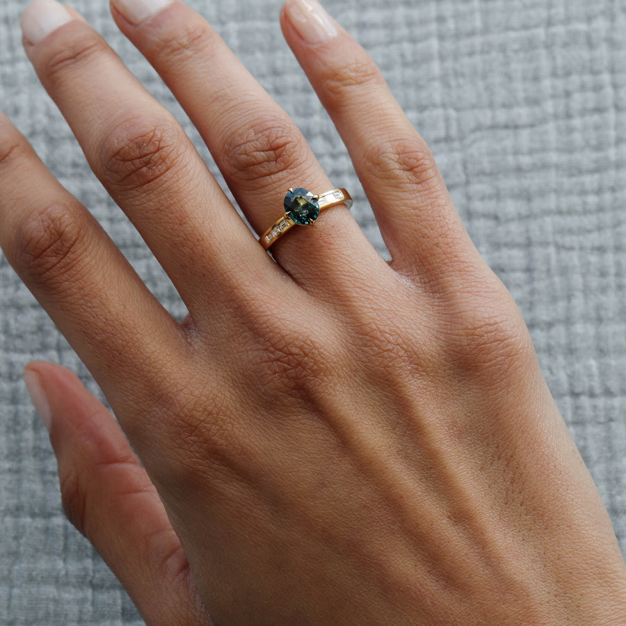 2.0CT Teal Sapphire Oval Cut Channle Setting Lab Grown Engagement Ring