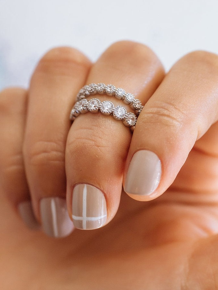 2.00 | 2.50 MM Round Brilliant Cut Bezel Set Vintage Wedding Band