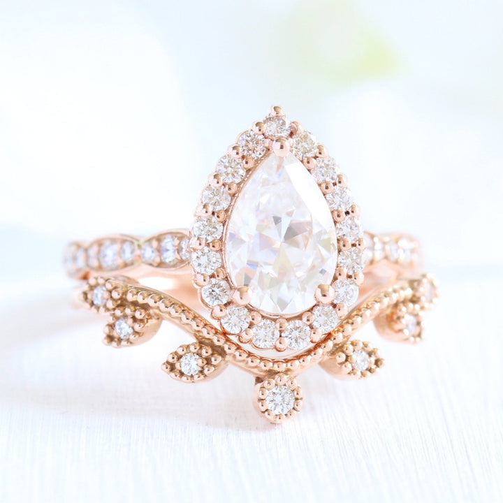 Pear Cut Moissanite Ring With curved leaf Diamond Band