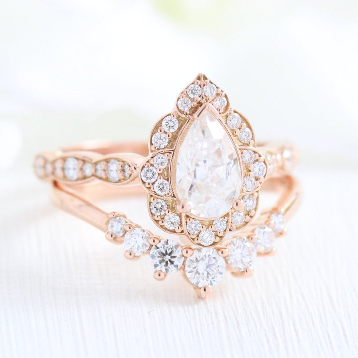 Pear Cut Moissanite Ring With Curve Diamond Band