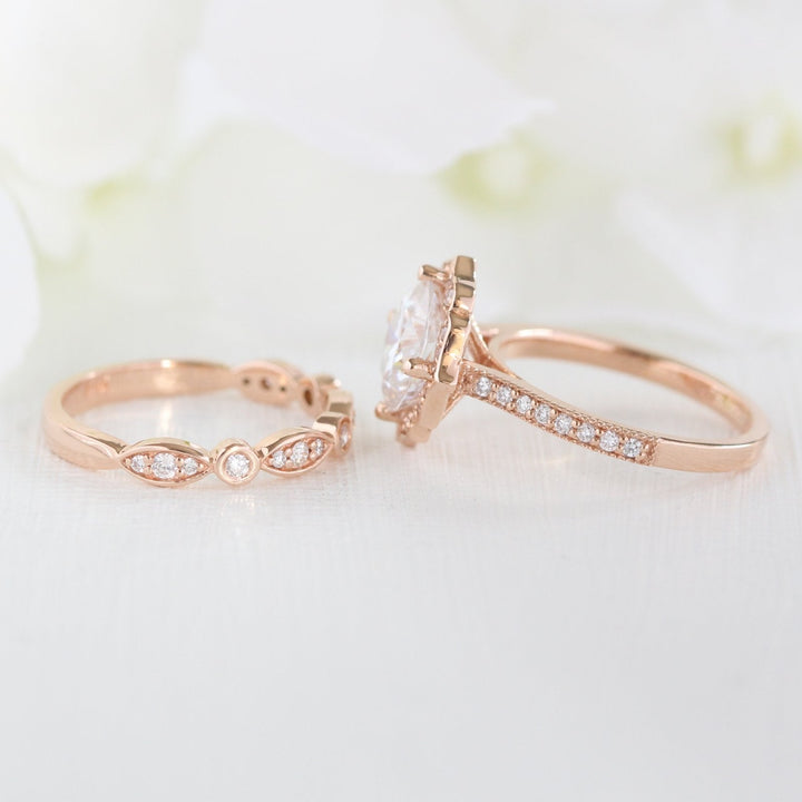 Round Cut Moissanite Ring With Bezel Diamond Band