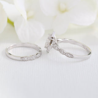 Oval Vintage Floral Bridal Set With Scalloped Moissanite Band