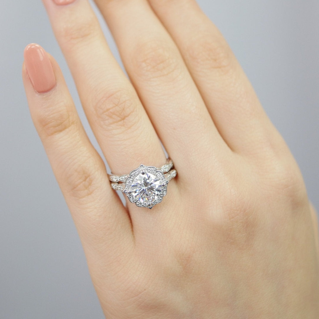 Cushion Cut Vintage Floral Moissanite Ring With Scalloped Diamond Band