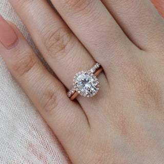 Oval Halo Moissanite Ring With Scalloped Diamond Band