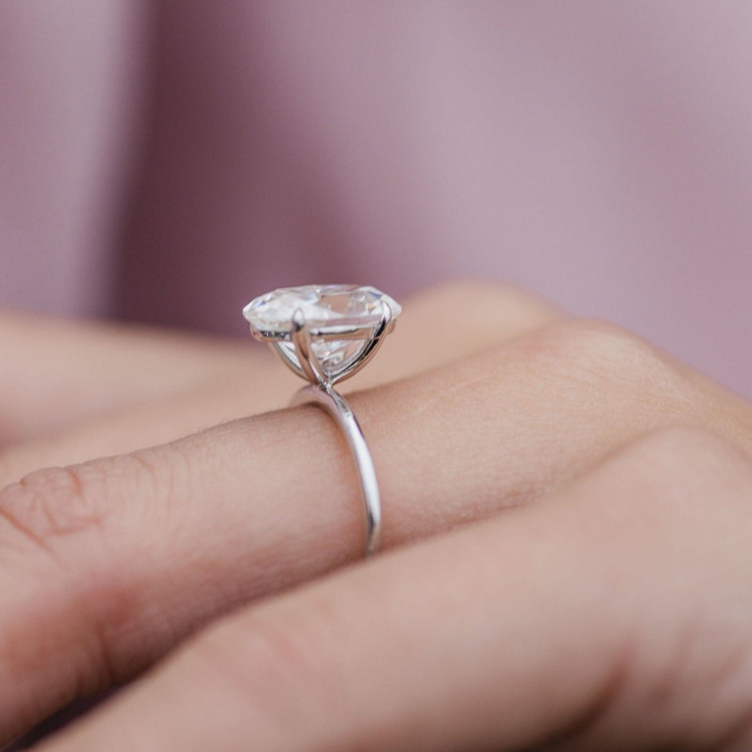 4.0CT Oval Cut 4 Prongs Moissanite Solitaire Engagement Ring