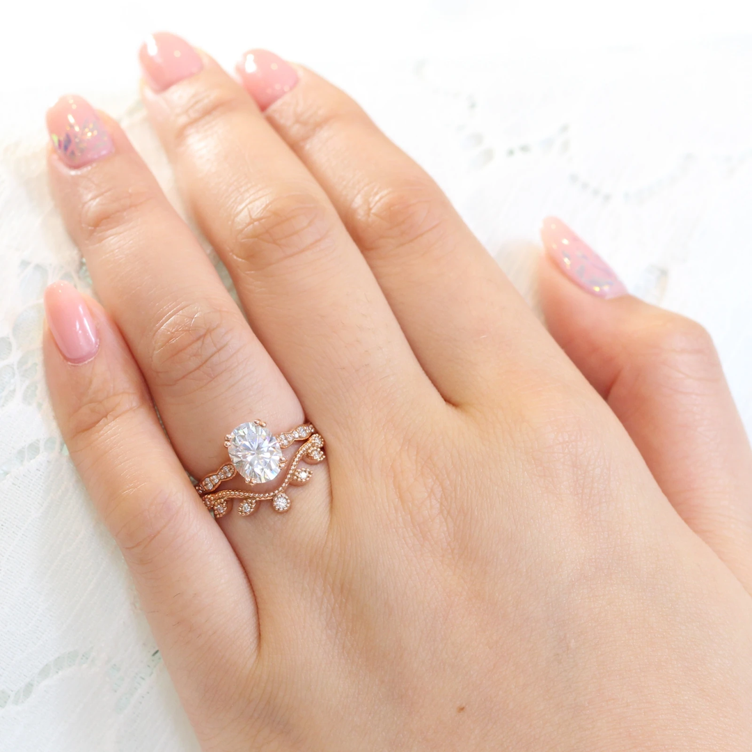 Oval Cut Moissanite Ring With Leaf Diamond Band