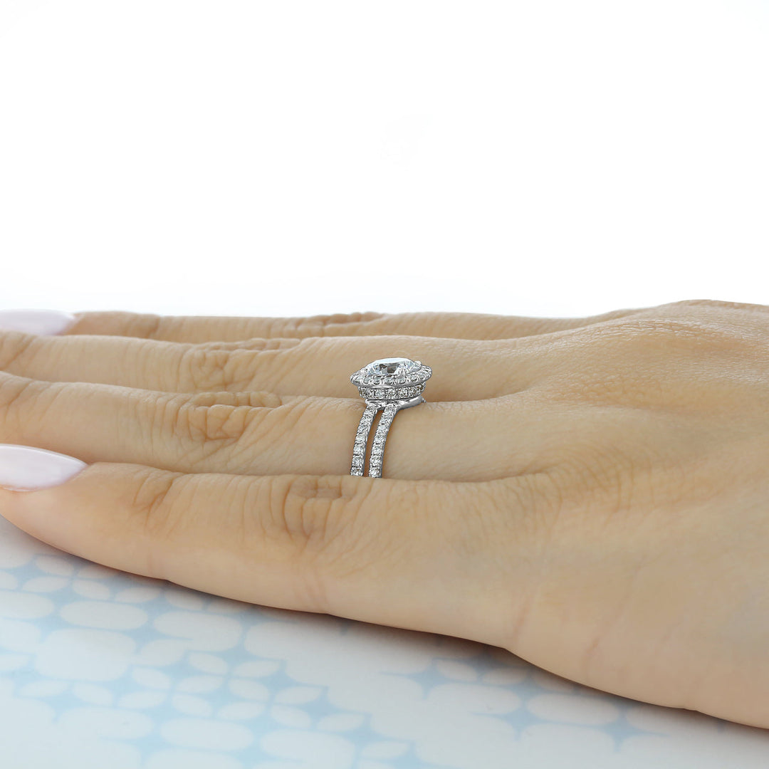 1.0 ct  Round cut Halo Moissanite Engagement Ring