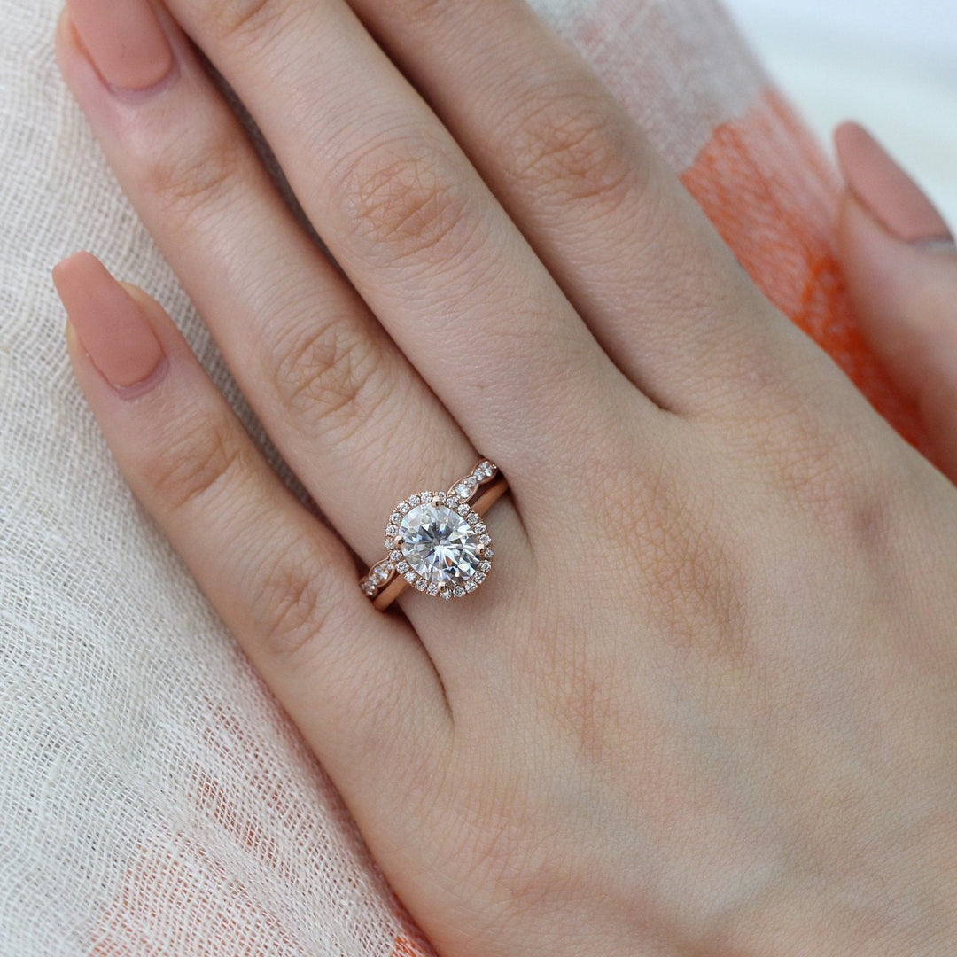 Oval Halo Moissanite Ring With Scalloped Diamond Band