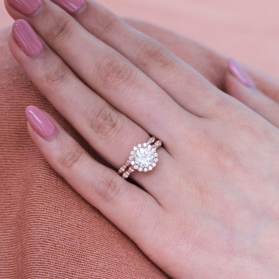 Round Cut Moissanite Ring With Halo Diamond Band