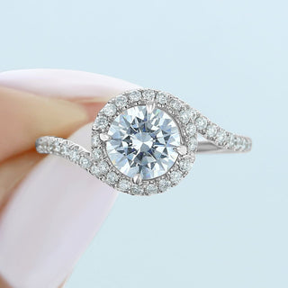1.0CT Round Cut 4 Prong Halo Moissanite Solitaire Engagement Ring
