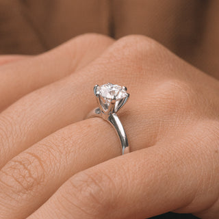 2 ct Round cut Moissanite Engagement Ring