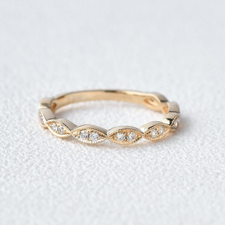 0.20CTW Round Brilliant Cut Unique Vintage Stacking Wedding Band