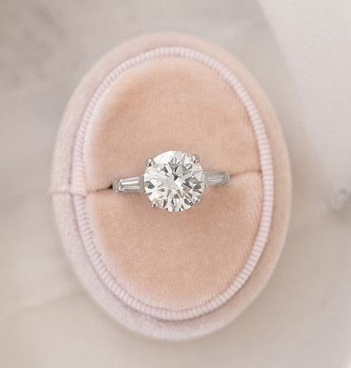 5.06CT Round Cut  Moissanite 3 Stone Diamond Engagement Ring