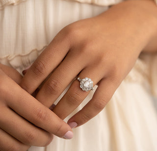 2.1CT Round Cut Unique Halo Moissanite Diamond Engagement Ring