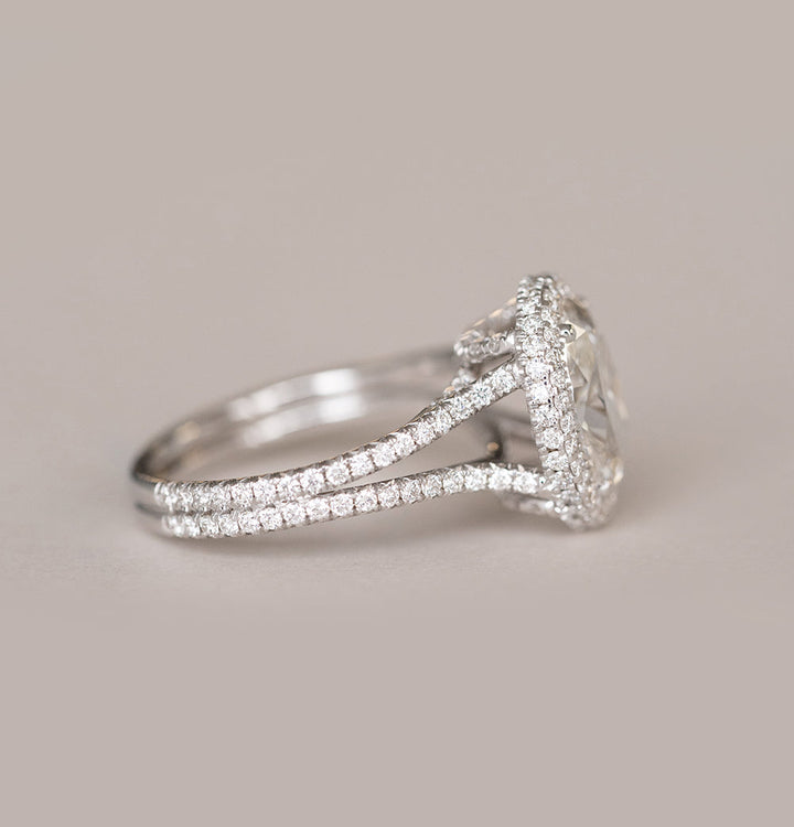 3.21CT Oval Cut Split Shank Moissanite Halo Diamond Engagement Ring