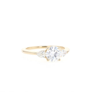 1.05CT Round Moissanite Three Stone Diamond Engagement Ring