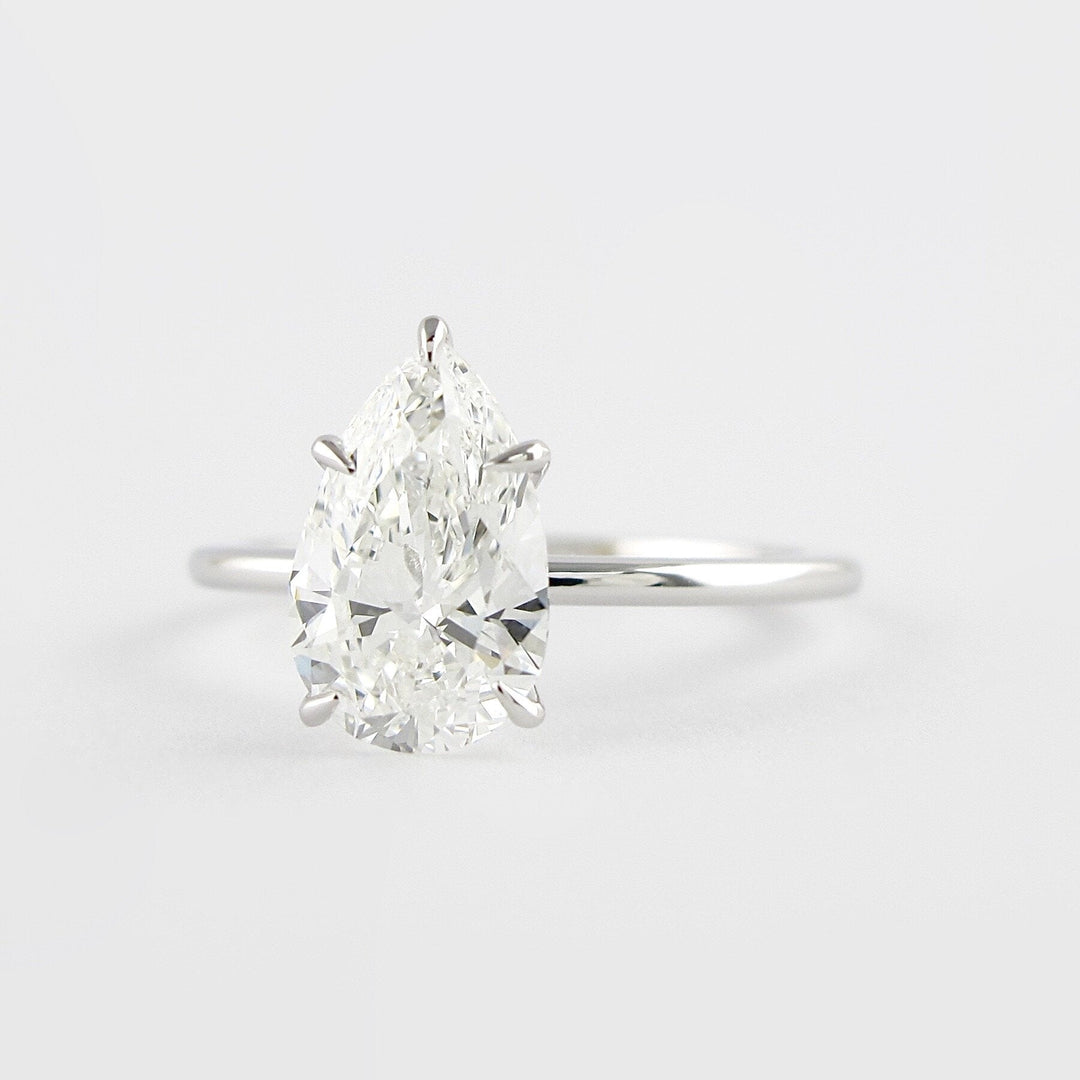 1.5 CT Pear Cut Moissanite Engagement Ring