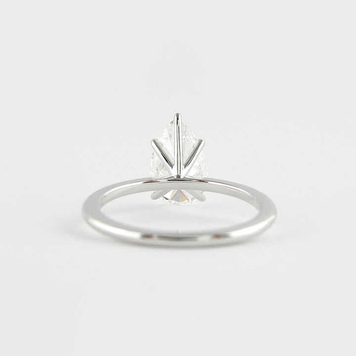 1.5 CT Pear Cut Moissanite Engagement Ring