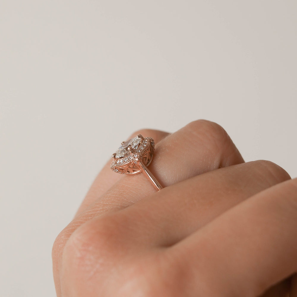 1.25CT Oval Cut  Vintage Halo Moissanite Diamond Engagement Ring