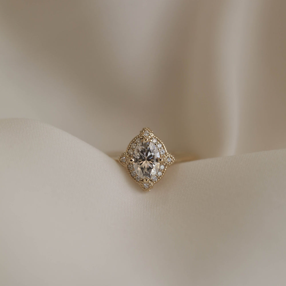 1.25CT Oval Cut  Vintage Halo Moissanite Diamond Engagement Ring