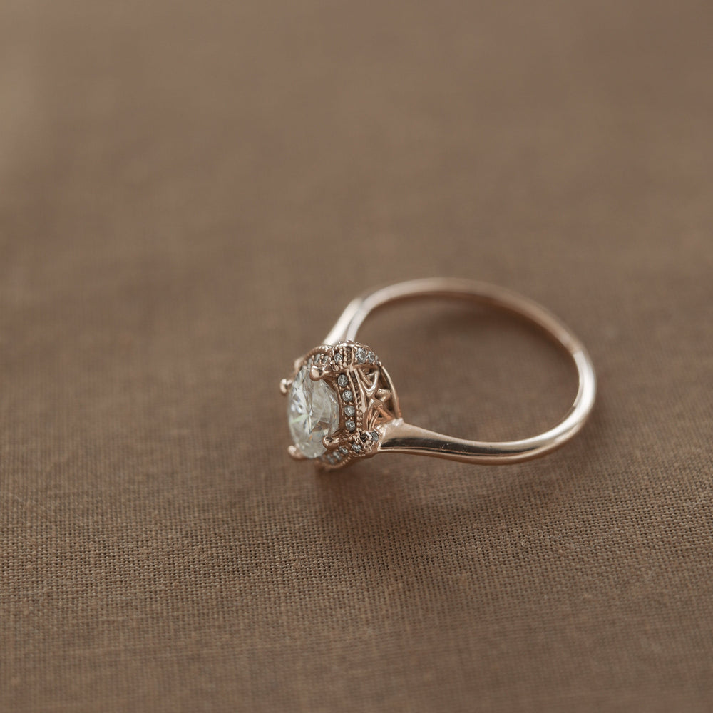 1.25CT Oval Cut  Vintage Halo Moissanite Diamond Engagement Ring