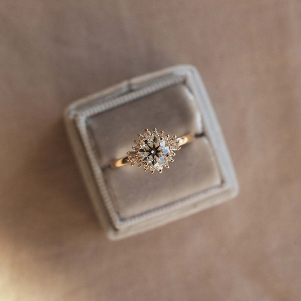 1.05CT Round Moissanite Cluster Diamond Engagement Ring