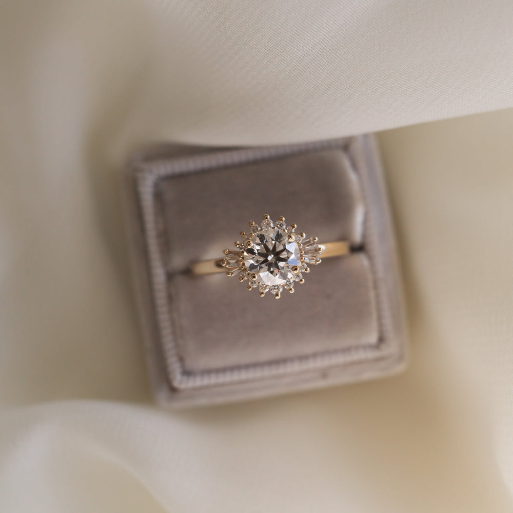 1.05CT Round Moissanite Cluster Diamond Engagement Ring