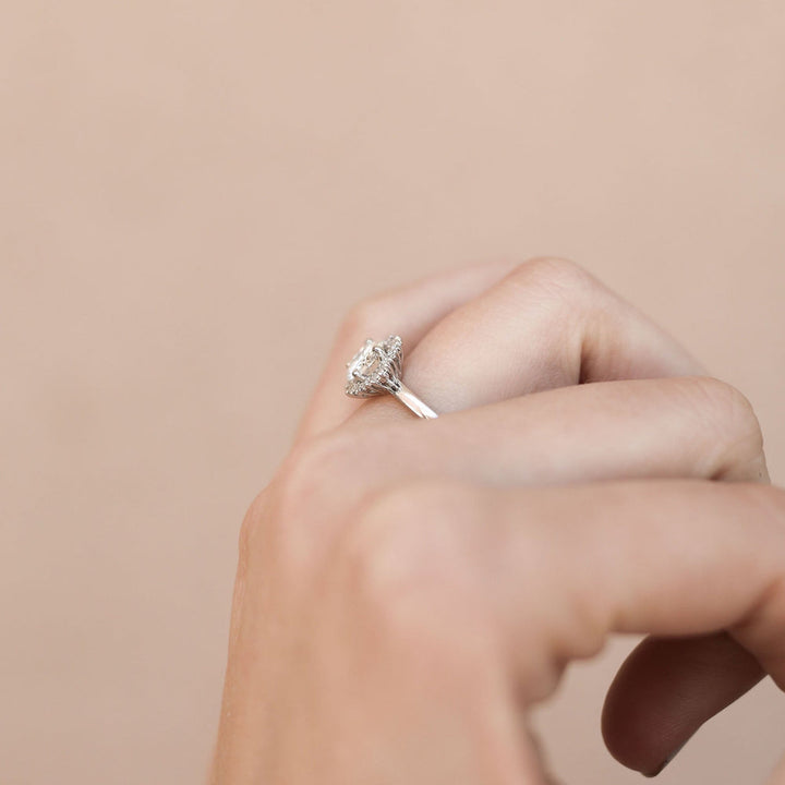 1.05CT Round Moissanite Cluster Diamond Engagement Ring