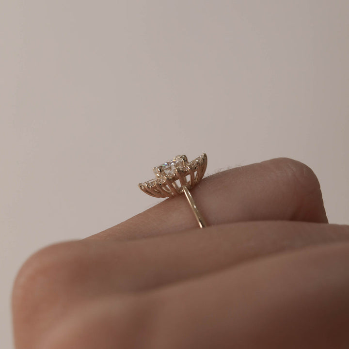 1.05CT Round Moissanite Cluster Diamond Engagement Ring