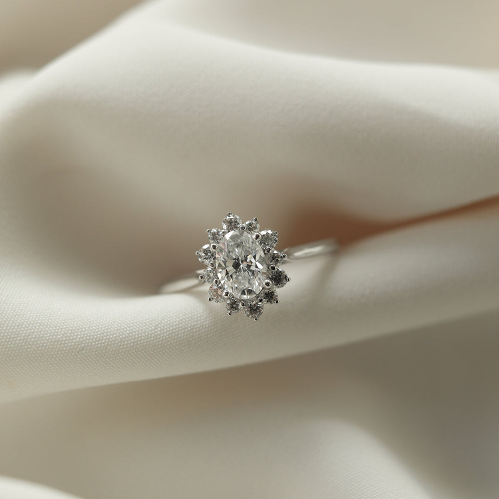 1.5ct-2.5ct Oval Cut Halo Moissanite Diamond Engagement Ring