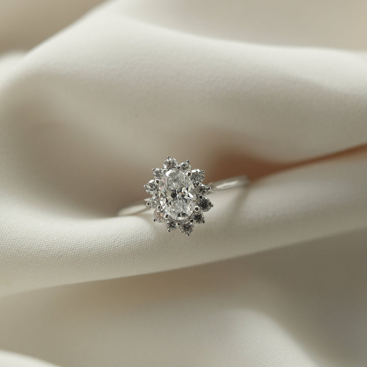 1.5ct-2.5ct Oval Cut Halo Moissanite Diamond Engagement Ring