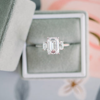 2.0CT Emerald Cut Moissanite Three Stone Diamond Engagement Ring