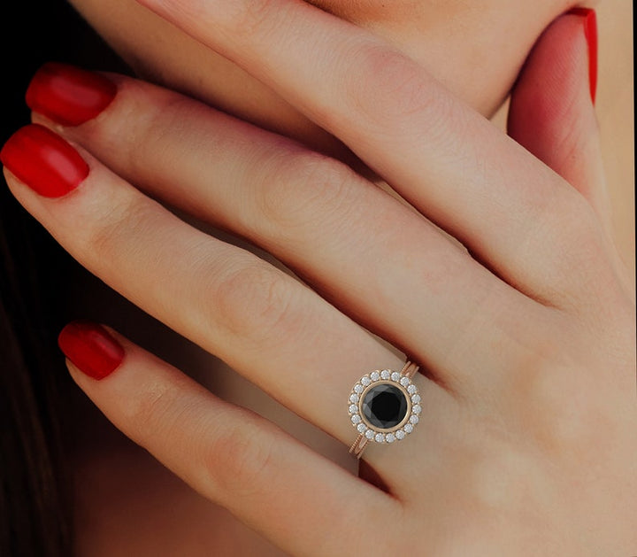 1.0ct Round Brilliant Black Diamond Moissanite Engagement Ring
