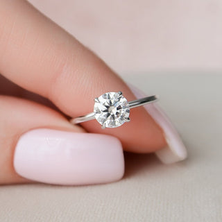 1 CT  Round Cut Moissanite Solitaire Engagement Ring