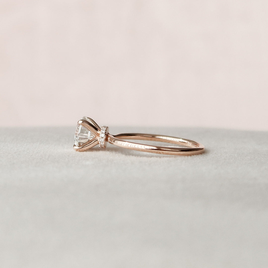 1.50 CT  Round Cut Solitaire Moissanite Engagement Ring